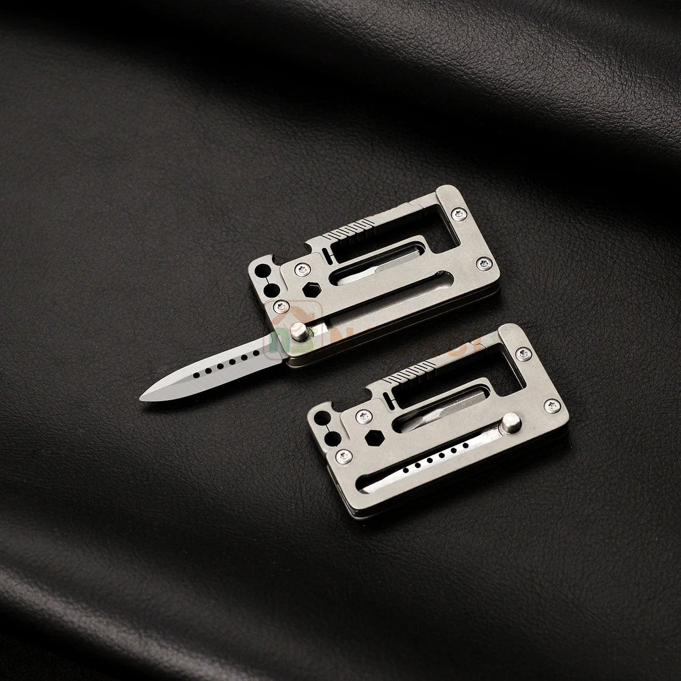 Sliding Blade Knife Hunting Camping Multi-tool EDC Pocket Utility Tool Bring a screwdriver and a tool for tightening nuts