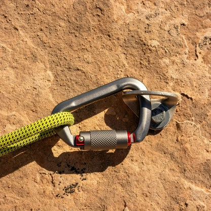 25kN Climbing Carabiners, 2 pack, Auto Locking, 7075 Aluminum, Lightweight